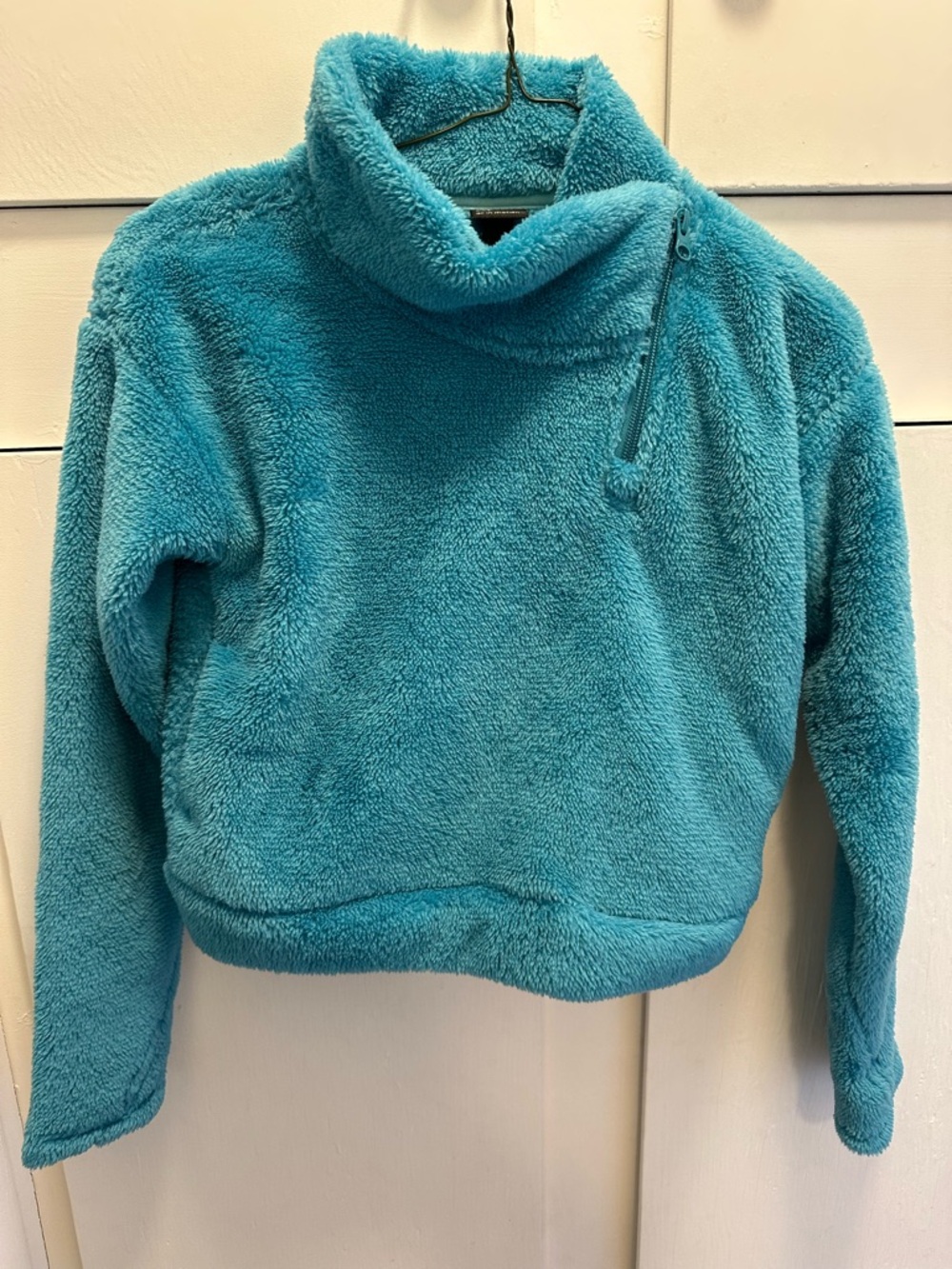 All in motion Plush Pullover in Aqua Blue M 7/8